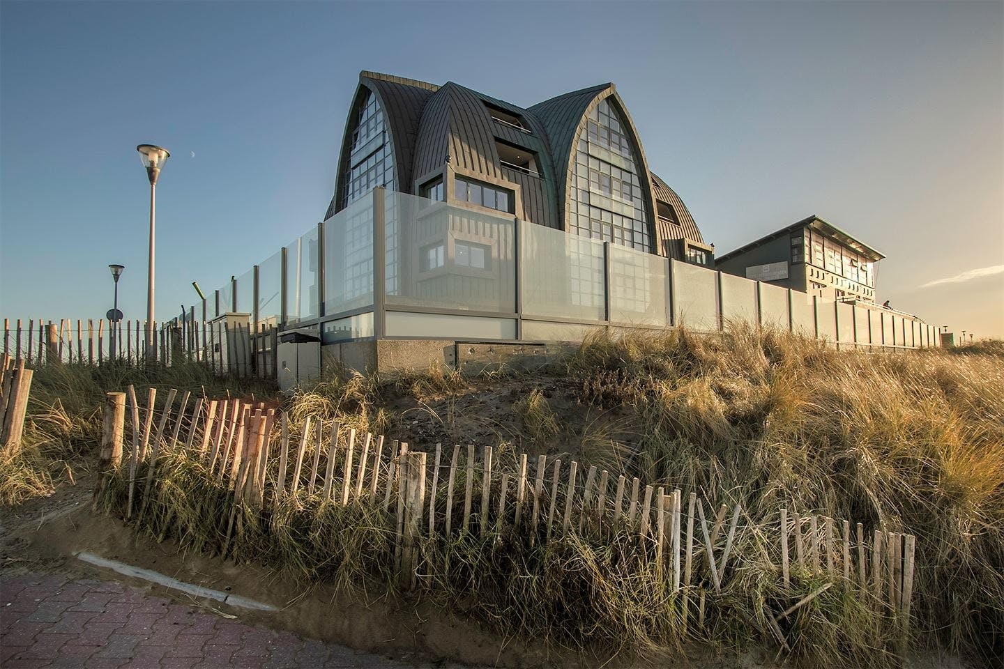 poort-59b4541b-ed15-4215-b630-46ece1fa83d0_poort+beach+hotel_from+the+beach+pathway